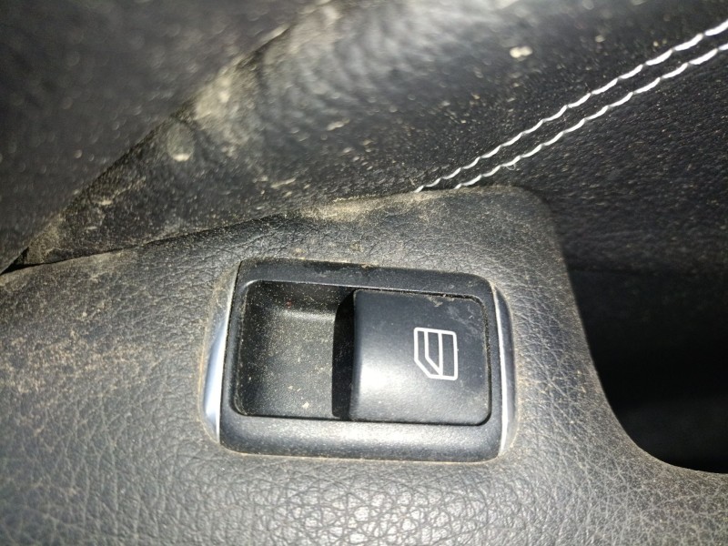Recambio de mando elevalunas delantero derecho para mercedes-benz cla coupé (c117) cla 200 cdi / d (117.308) referencia OEM IAM 