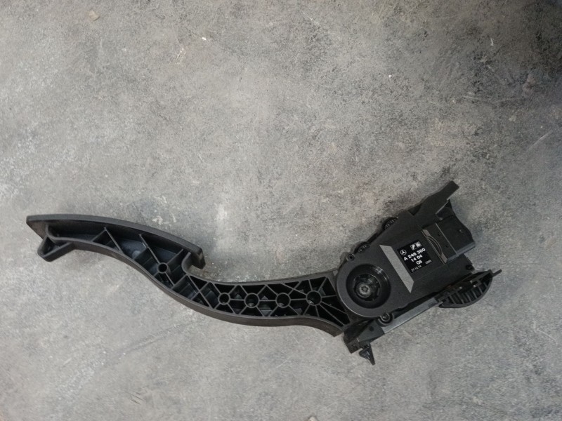 Recambio de pedal acelerador para mercedes-benz cla coupé (c117) cla 200 cdi / d (117.308) referencia OEM IAM A24630014  