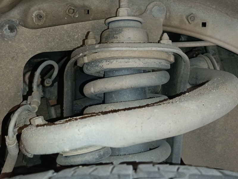 Recambio de amortiguador delantero derecho para toyota hilux vii pick-up (_n1_, _n2_, _n3_) 2.5 d-4d 4wd (kun25) referencia OEM 