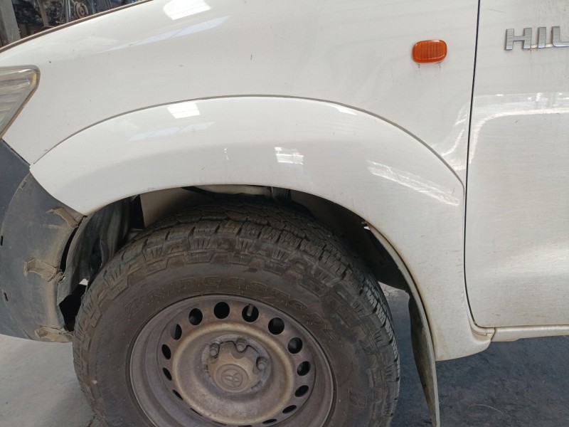 Recambio de aletin delantero izquierdo para toyota hilux vii pick-up (_n1_, _n2_, _n3_) 2.5 d-4d 4wd (kun25) referencia OEM IAM 