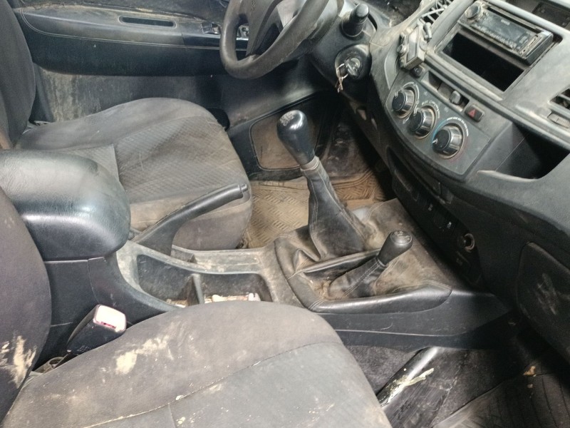 Recambio de consola central para toyota hilux vii pick-up (_n1_, _n2_, _n3_) 2.5 d-4d 4wd (kun25) referencia OEM IAM   