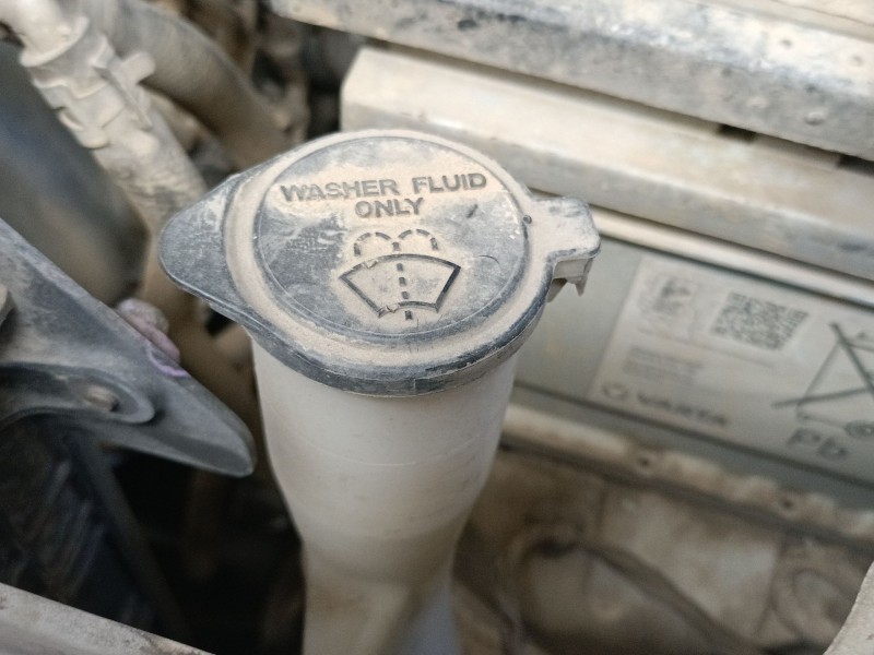 Recambio de deposito limpia para toyota hilux vii pick-up (_n1_, _n2_, _n3_) 2.5 d-4d 4wd (kun25) referencia OEM IAM   