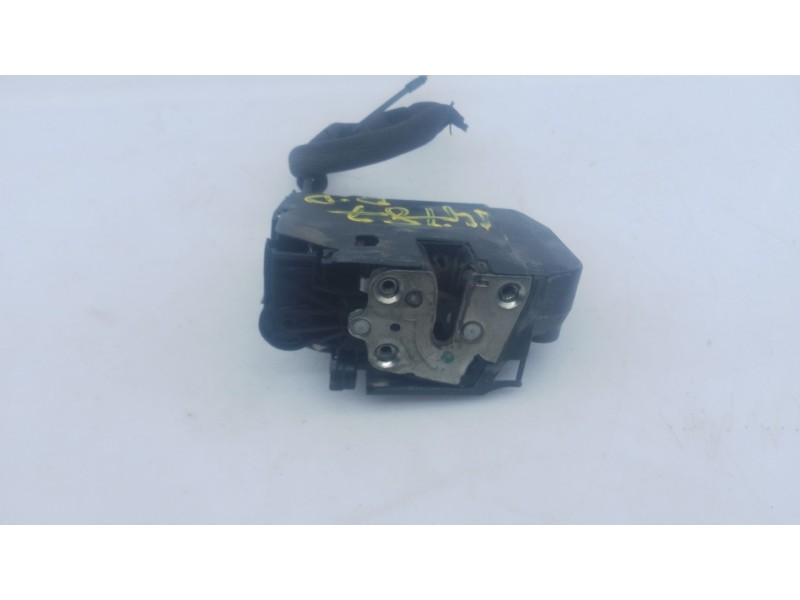 Recambio de cerradura puerta delantera derecha para iveco daily vi caja/chasis 33s13, 35s13, 35c13 referencia OEM IAM   
