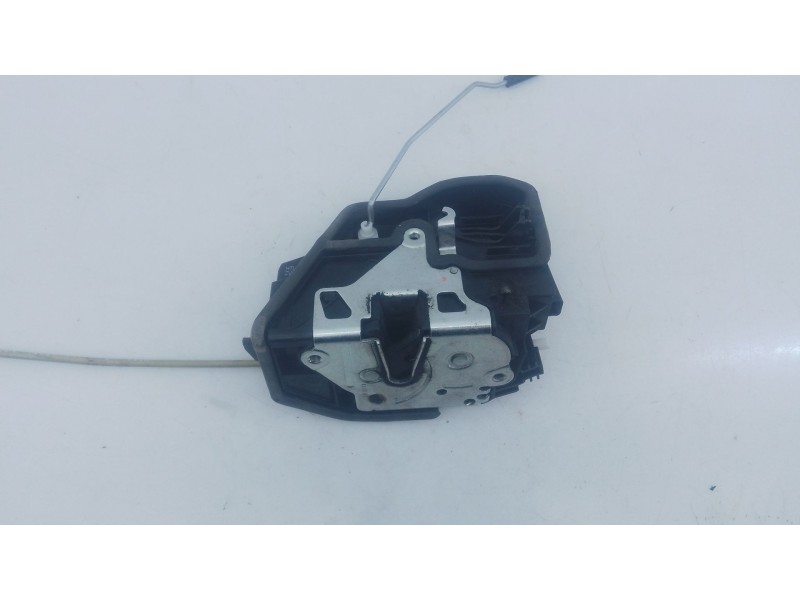 Recambio de cerradura puerta trasera izquierda para bmw x1 (e84) sdrive 18d referencia OEM IAM   