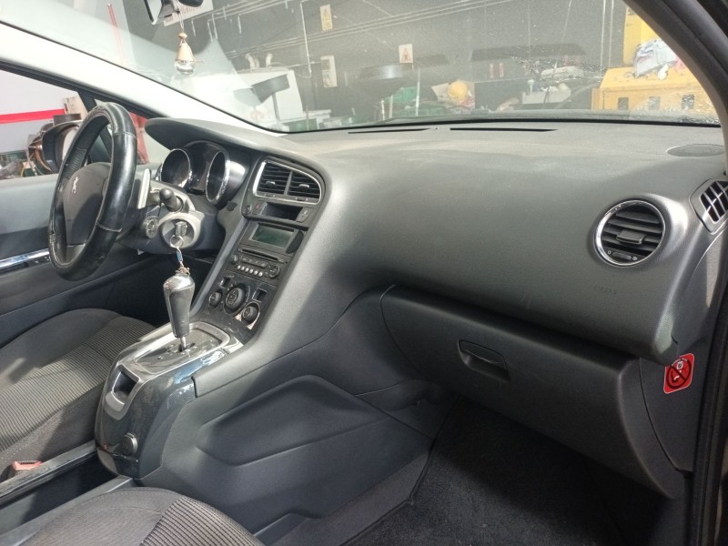 peugeot 5008 (0u_, 0e_) del año 2010