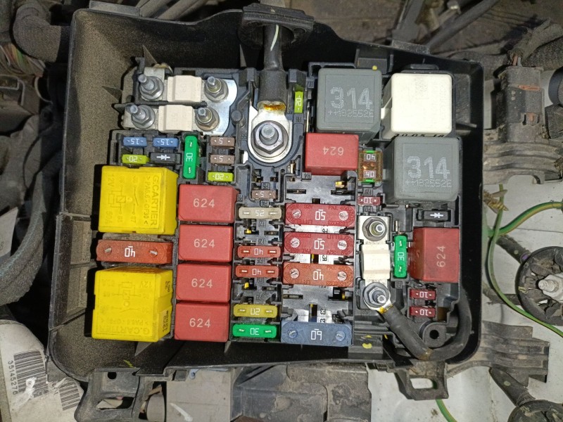 Recambio de caja reles / fusibles para peugeot 508 sw ii (fc_, fj_, f4_) 1.5 bluehdi 130 referencia OEM IAM   