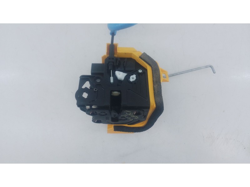 Recambio de cerradura puerta delantera derecha para hyundai inster referencia OEM IAM   