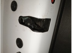 CERRADURA PUERTA TRASERA IZQUIERDA 