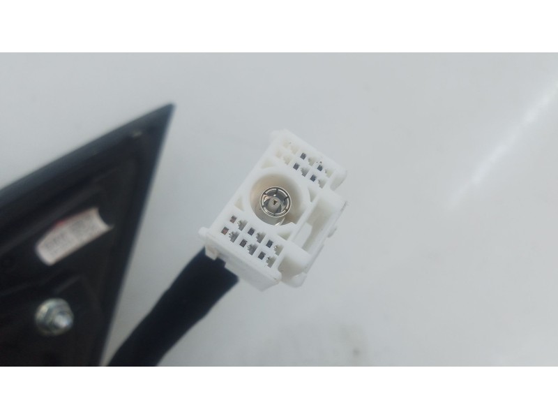 Recambio de retrovisor derecho electrico para hyundai inster referencia OEM IAM   