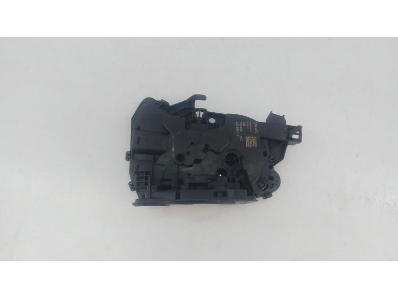 Recambio de cerradura puerta trasera derecha para volkswagen tiguan (ct1) 1.5 etsi referencia OEM IAM   
