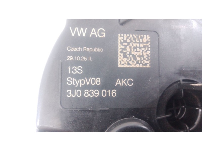 Recambio de cerradura puerta trasera derecha para volkswagen tiguan (ct1) 1.5 etsi referencia OEM IAM   