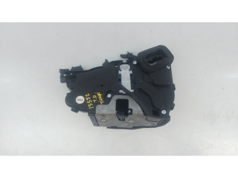 Recambio de cerradura puerta trasera derecha para volkswagen tiguan (ct1) 1.5 etsi referencia OEM IAM   