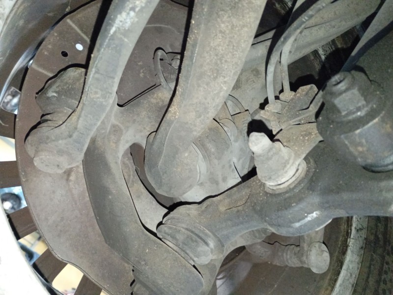 Recambio de mangueta delantera derecha para mercedes-benz clase c (w205) c 200 bluetec / d (205.037) referencia OEM IAM   