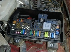 CAJA RELES / FUSIBLES 