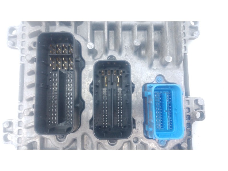 Recambio de centralita motor uce para opel corsa e (x15) 1.3 cdti (08, 68) referencia OEM IAM 55502364 A2C835520000 