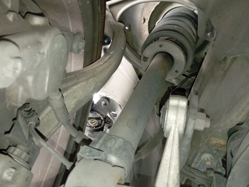 Recambio de amortiguador delantero izquierdo para mercedes-benz clase c t-model (s205) c 200 bluetec / d (205.237) referencia OE