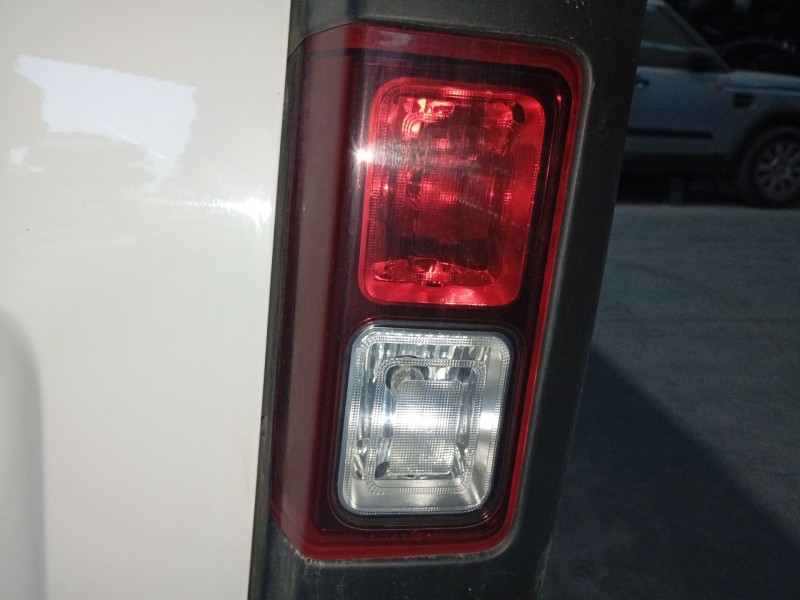 Recambio de piloto trasero derecho de paragolpes para renault trafic iii furgoneta (fg_) 1.6 dci 95 (fgmj, fgmr) referencia OEM 