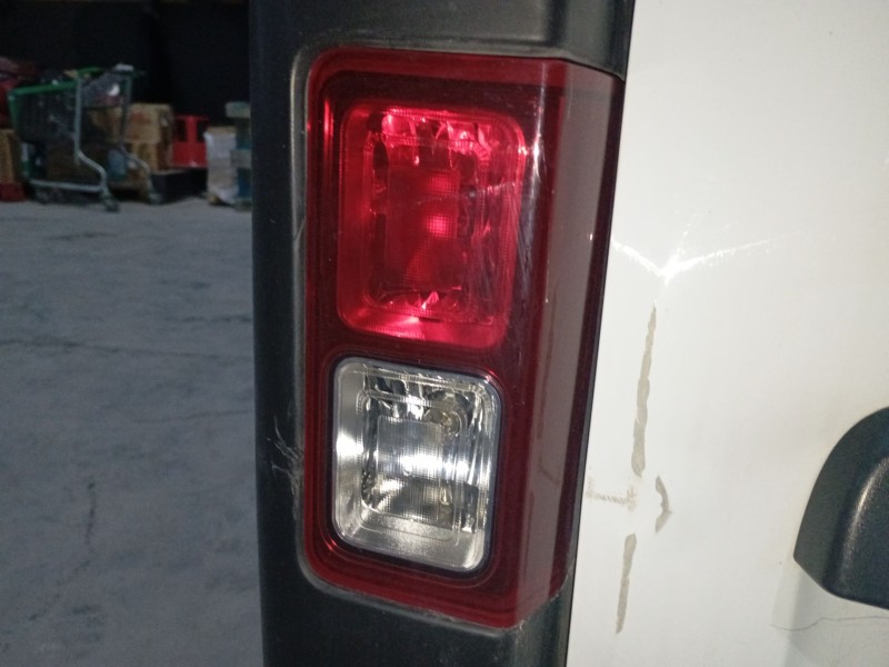 Recambio de piloto trasero izquierdo paragolpes para renault trafic iii furgoneta (fg_) 1.6 dci 95 (fgmj, fgmr) referencia OEM I