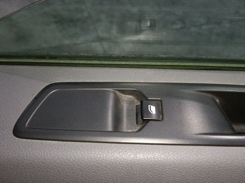 Recambio de mando elevalunas delantero derecho para opel vivaro c furgoneta (k0) 2.0 referencia OEM IAM   