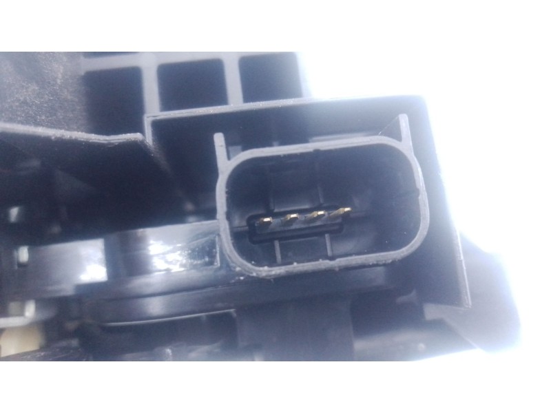 Recambio de cerradura puerta trasera derecha para hyundai inster referencia OEM IAM   