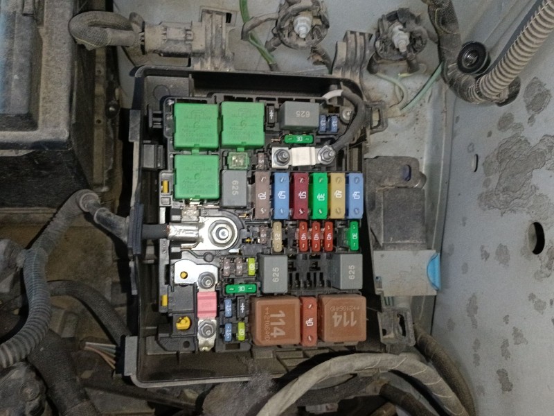 Recambio de caja reles / fusibles para opel vivaro c furgoneta (k0) 2.0 referencia OEM IAM   