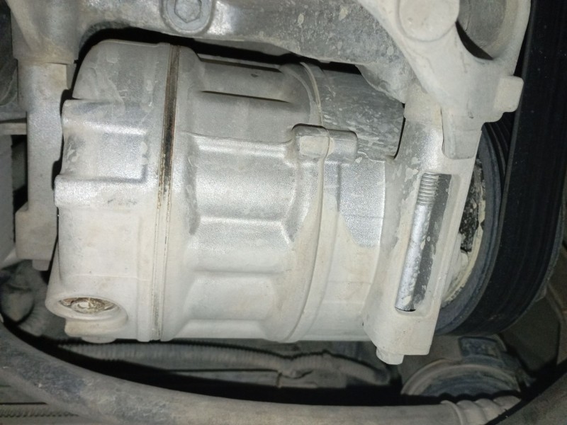 Recambio de compresor aire acondicionado para renault trafic iii furgoneta (fg_) 1.6 dci 95 (fgmj, fgmr) referencia OEM IAM   