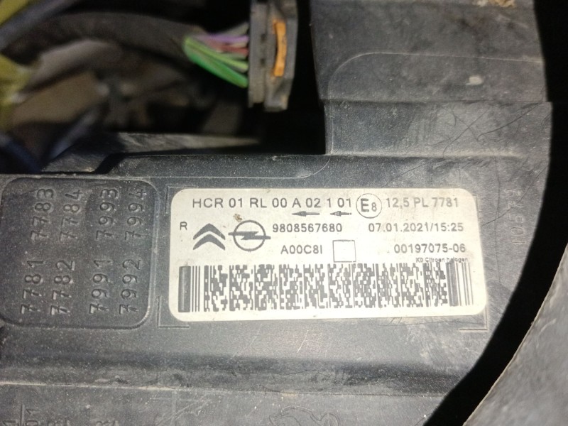 Recambio de faro derecho para opel vivaro c furgoneta (k0) 2.0 referencia OEM IAM 9808567680  