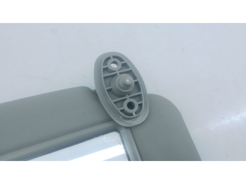 Recambio de parasol derecho para kia carens iv van (a4) crdi referencia OEM IAM   