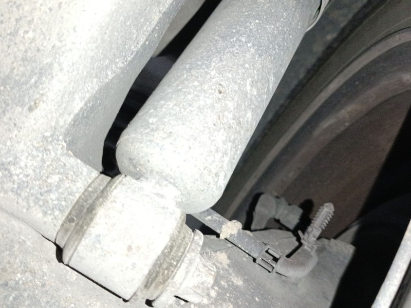 Recambio de amortiguador trasero izquierdo para opel vivaro c furgoneta (k0) 2.0 referencia OEM IAM   