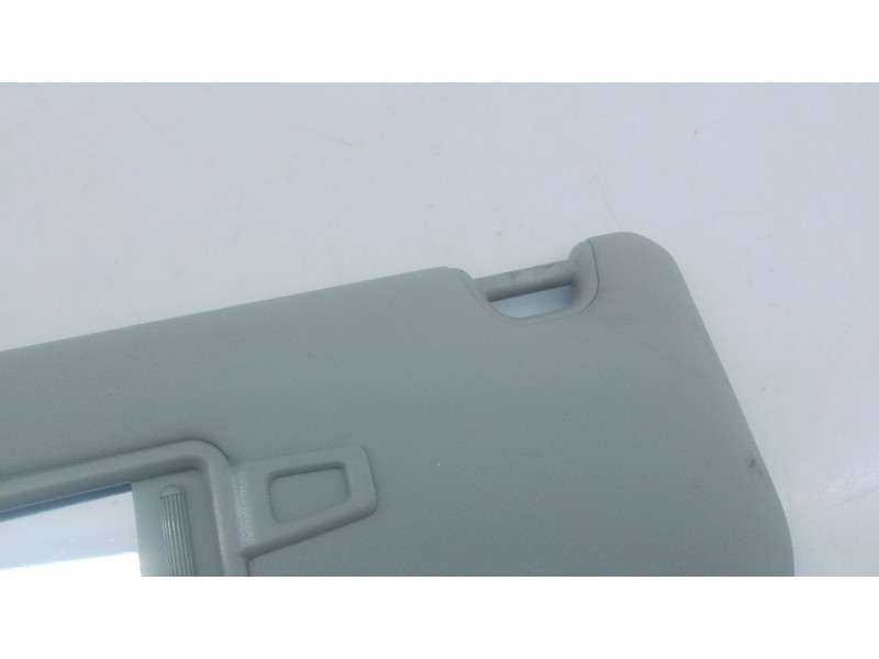 Recambio de parasol izquierdo para kia carens iv van (a4) crdi referencia OEM IAM   