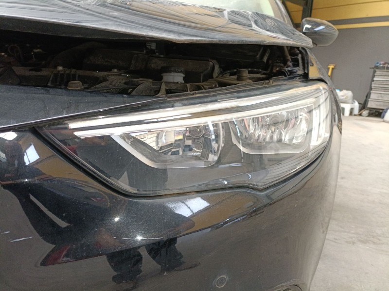 Recambio de faro izquierdo para opel insignia b grand sport (z18) 1.6 cdti (68) referencia OEM IAM   