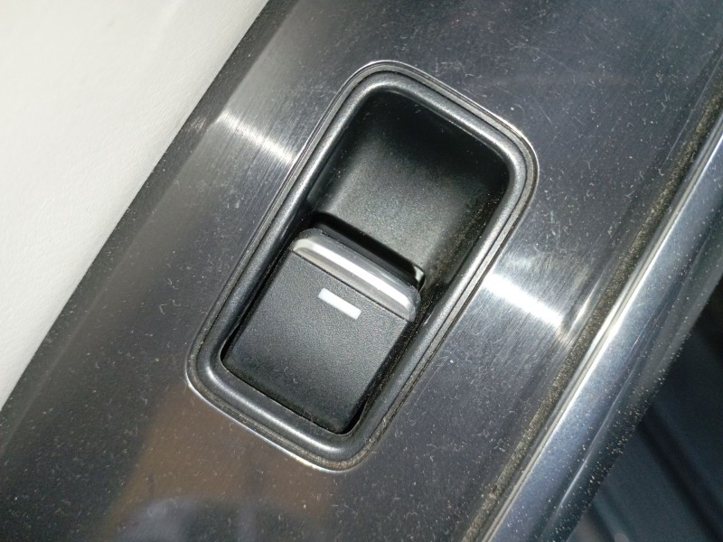Recambio de mando elevalunas trasero izquierdo para mazda 6 sedán (gj, gl) 2.2 d (gj2fp) referencia OEM IAM   