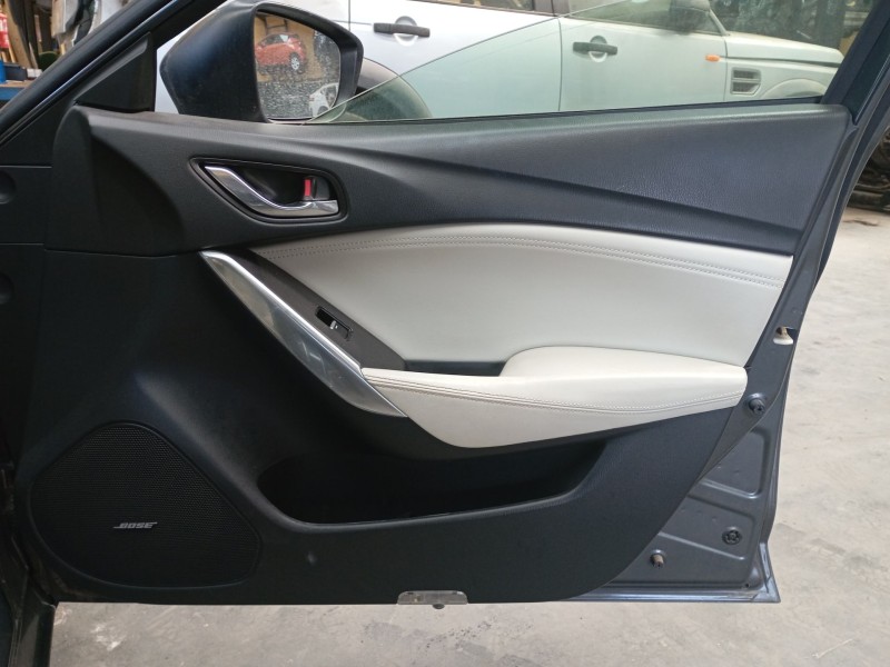 Recambio de guarnecido puerta delantera derecha para mazda 6 sedán (gj, gl) 2.2 d (gj2fp) referencia OEM IAM   