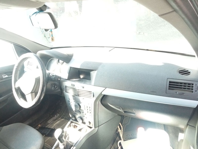 opel astra h (a04) del año 2004