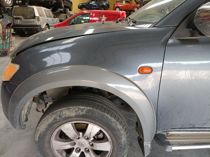 Recambio de aleta delantera izquierda para mitsubishi l200 / triton (ka_t, kb_t) 2.5 di-d 4wd (kb4t) referencia OEM IAM   