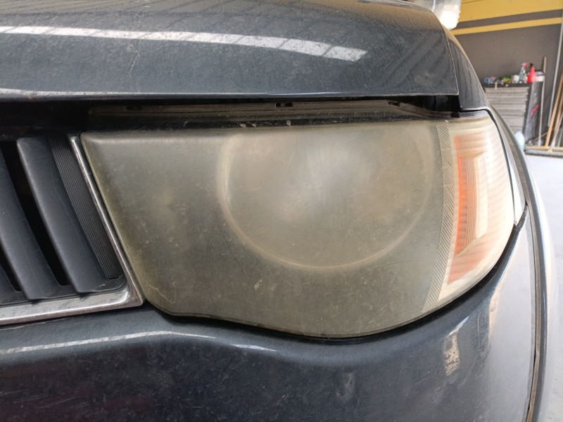 Recambio de faro izquierdo para mitsubishi l200 / triton (ka_t, kb_t) 2.5 di-d 4wd (kb4t) referencia OEM IAM   