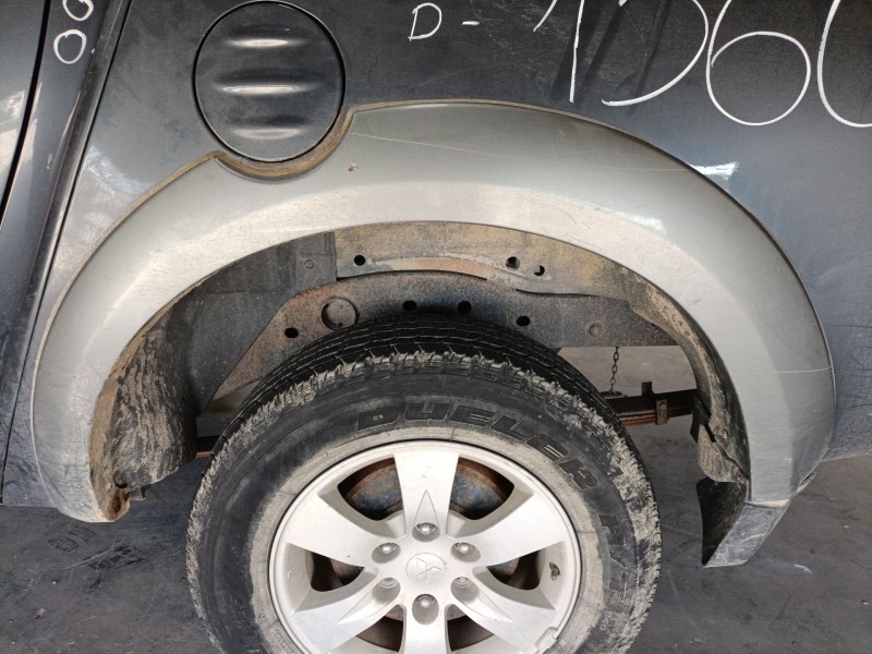 Recambio de aletin trasero izquierdo para mitsubishi l200 / triton (ka_t, kb_t) 2.5 di-d 4wd (kb4t) referencia OEM IAM   