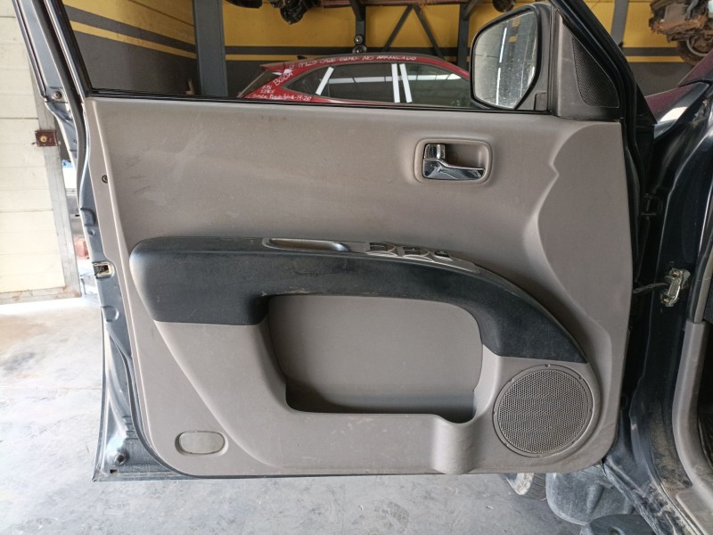 Recambio de guarnecido puerta delantera izquierda para mitsubishi l200 / triton (ka_t, kb_t) 2.5 di-d 4wd (kb4t) referencia OEM 