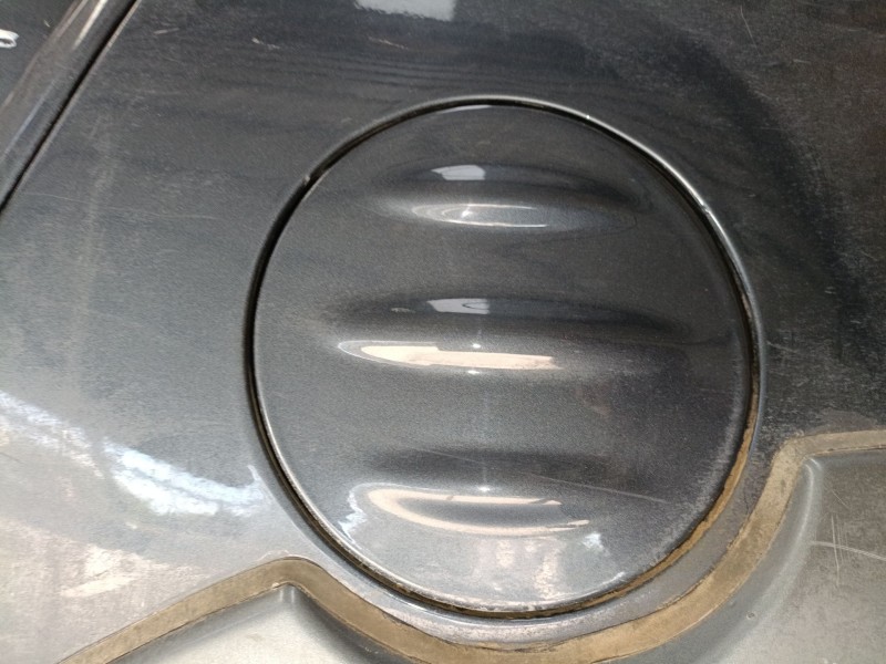 Recambio de tapa exterior combustible para mitsubishi l200 / triton (ka_t, kb_t) 2.5 di-d 4wd (kb4t) referencia OEM IAM   