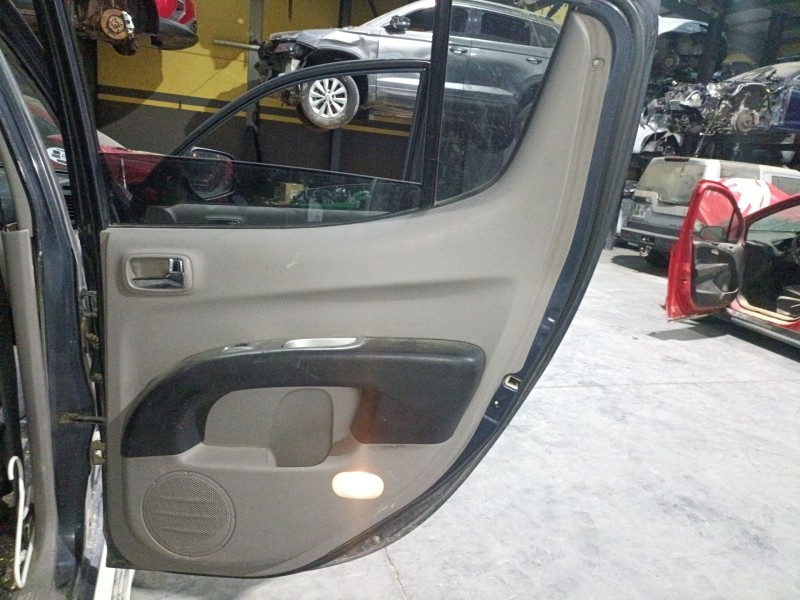 Recambio de guarnecido puerta trasera derecha para mitsubishi l200 / triton (ka_t, kb_t) 2.5 di-d 4wd (kb4t) referencia OEM IAM 