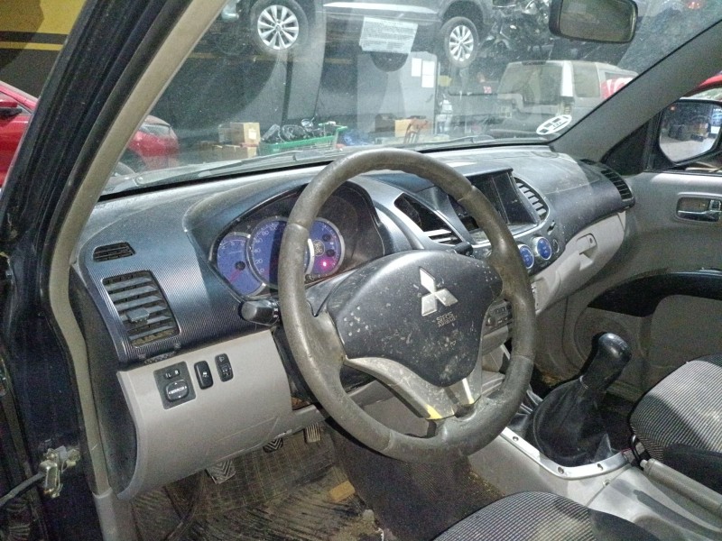 Recambio de salpicadero para mitsubishi l200 / triton (ka_t, kb_t) 2.5 di-d 4wd (kb4t) referencia OEM IAM   