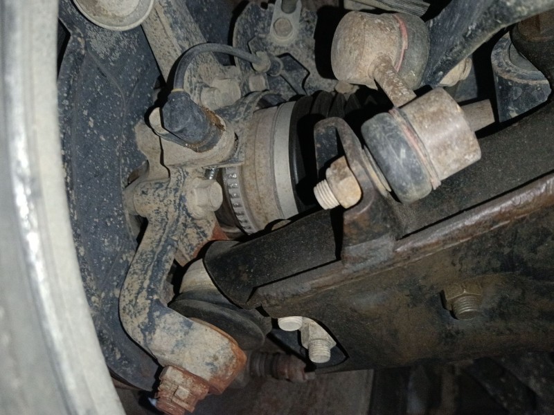 Recambio de mangueta delantera derecha para mitsubishi l200 / triton (ka_t, kb_t) 2.5 di-d 4wd (kb4t) referencia OEM IAM   