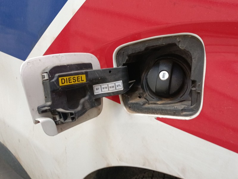 Recambio de tapa exterior combustible para opel vivaro c furgoneta (k0) 1.5 referencia OEM IAM   