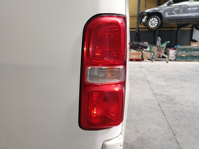 Recambio de piloto trasero derecho para opel vivaro c furgoneta (k0) 1.5 referencia OEM IAM   