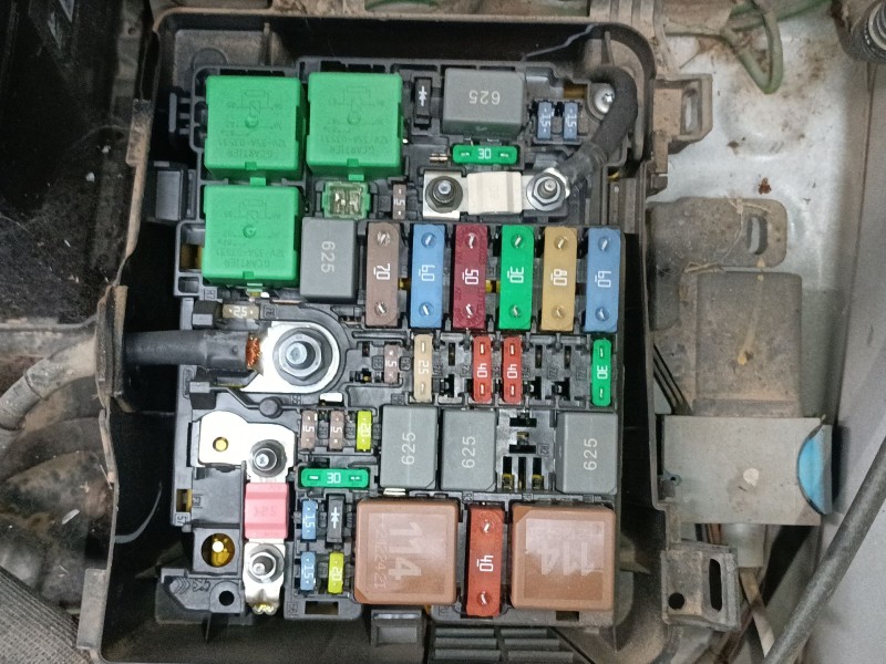 Recambio de caja reles / fusibles para opel vivaro c furgoneta (k0) 1.5 referencia OEM IAM   
