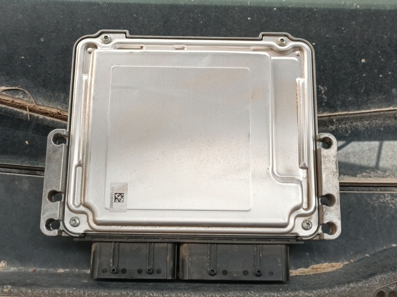 Recambio de centralita motor uce para opel vivaro c furgoneta (k0) 1.5 referencia OEM IAM 9833749880 0281036205 