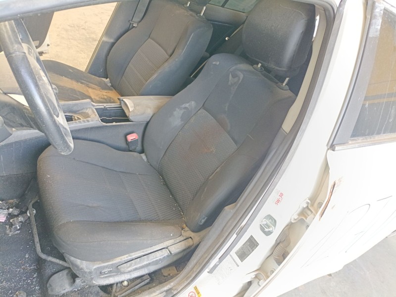 toyota avensis sedán (_t27_) del año 2012
