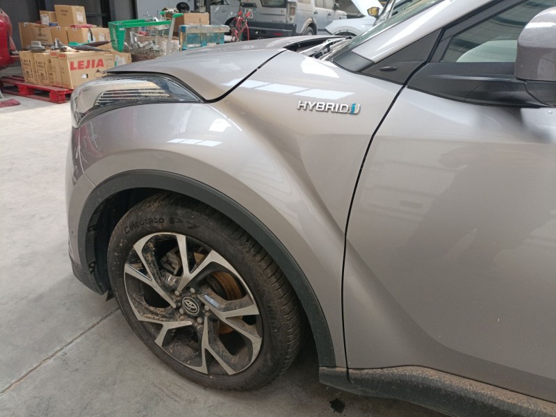 Recambio de aleta delantera izquierda para toyota c-hr (_x1_) 1.8 hybrid (zyx10_, zyx11_) referencia OEM IAM   