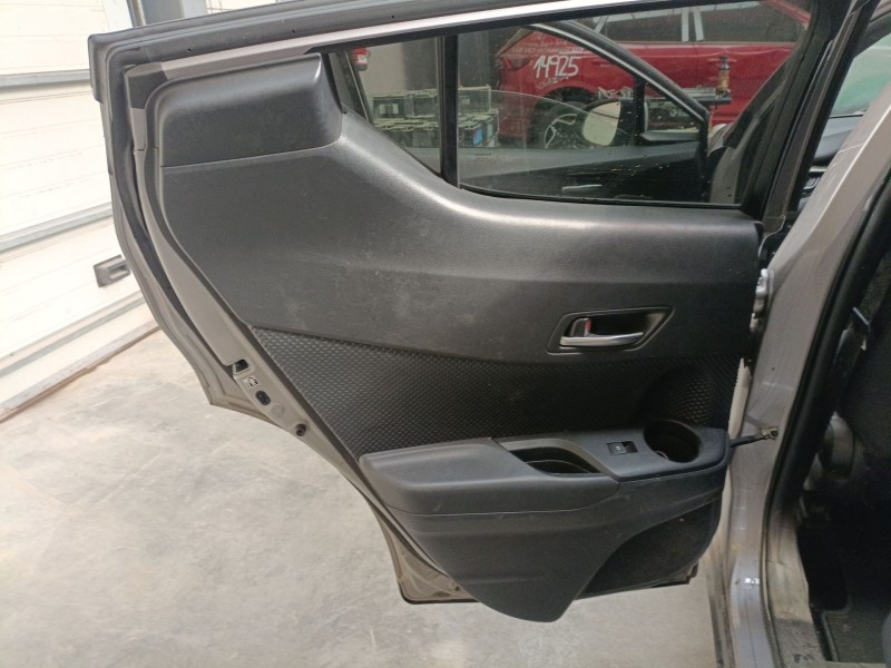 Recambio de guarnecido puerta trasera izquierda para toyota c-hr (_x1_) 1.8 hybrid (zyx10_, zyx11_) referencia OEM IAM   