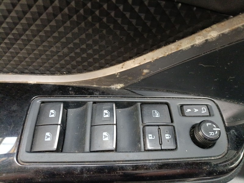 Recambio de mando elevalunas delantero izquierdo para toyota c-hr (_x1_) 1.8 hybrid (zyx10_, zyx11_) referencia OEM IAM   